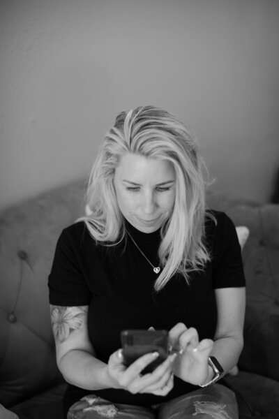 Jennie working with a client